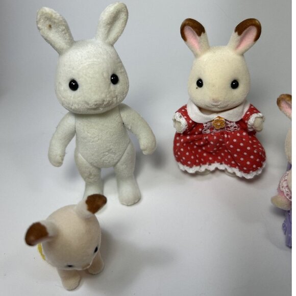 Calico Critters Sylvanian Hopscotch Bunny Rabbit Complete Family Of 4w/ Baby - Picture 2 of 3